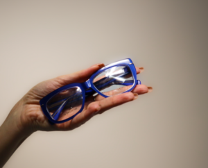 Ce rame vă fac să păreți mai tânăr?